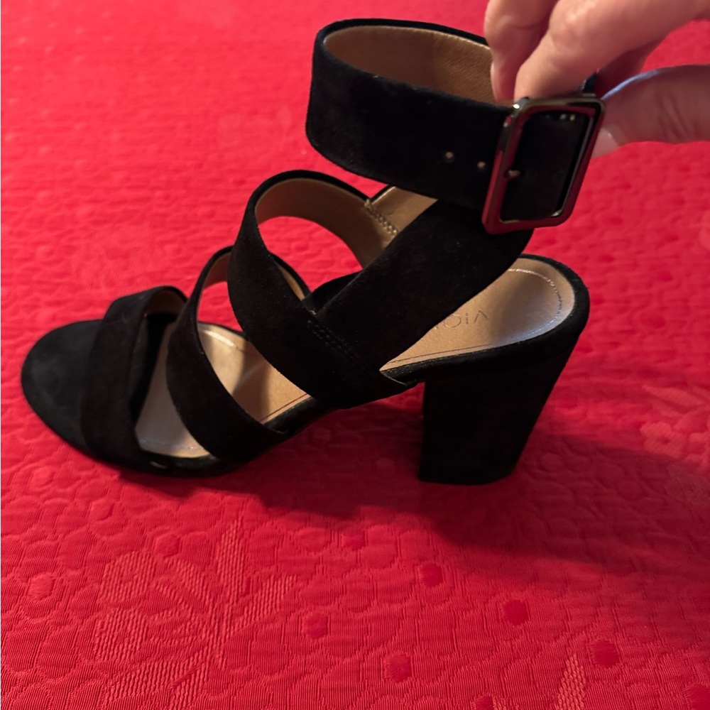 Vionic Blaire Women’s Suede Heeled Sandal